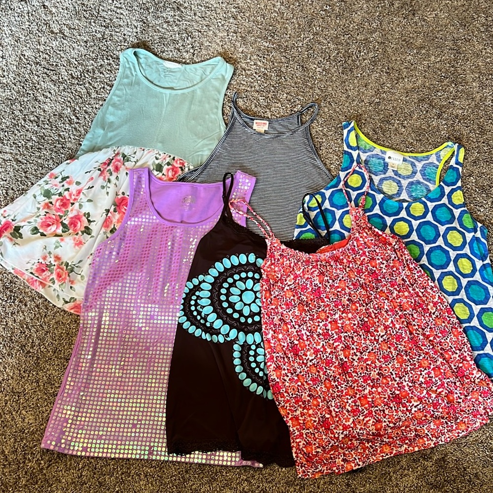 Bundle of 6 medium misc brand tank tops